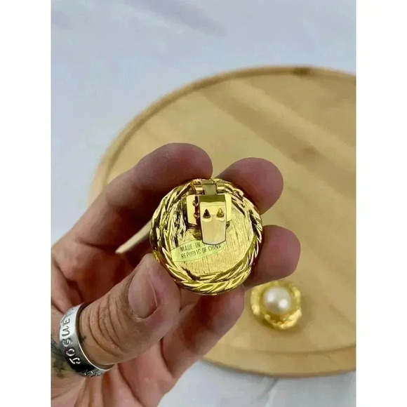 VTG Signed Bluette Shoe Clips Faux Pearl Gold Tone Textured 1980s - Picture 2 of 10